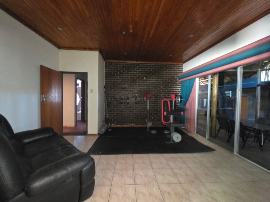 3 Bedroom Property for Sale in Vaalpark Free State